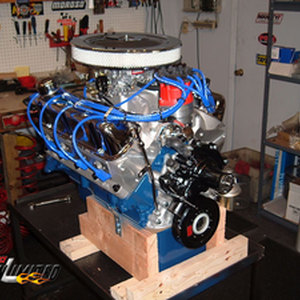 Small block Ford crate engine 