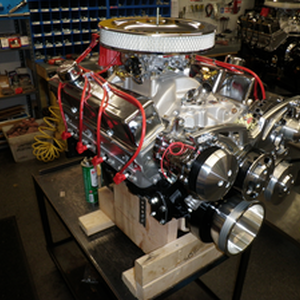 Chevy 572 crate engine